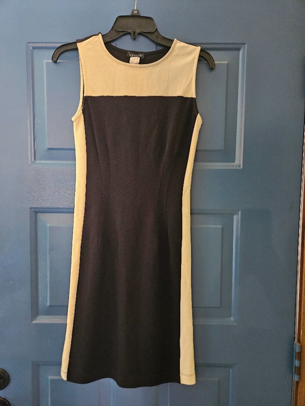 Womens venus dress size medium.  Colorblock
